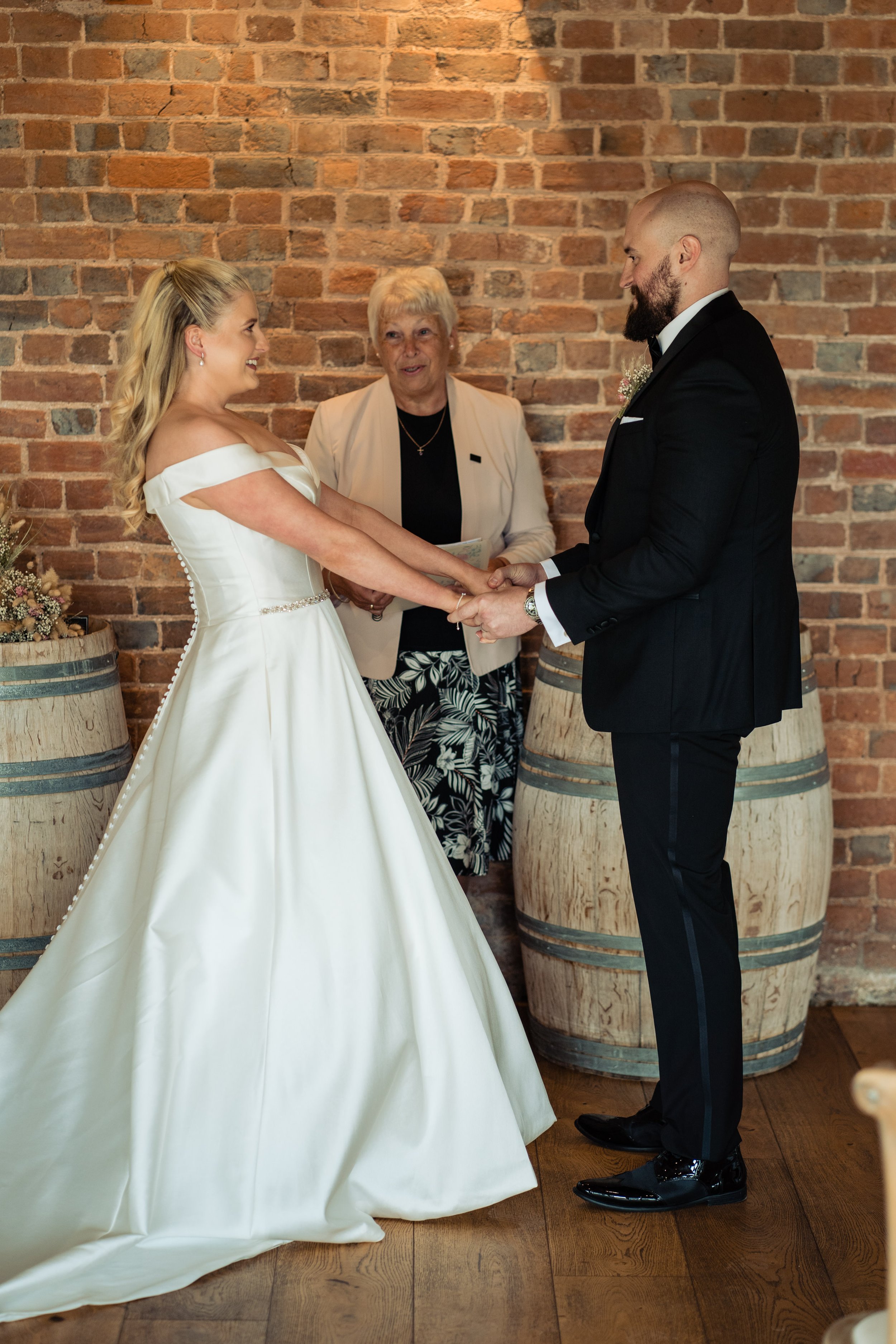 Brickhouse Vineyard elopement 43-1.jpg