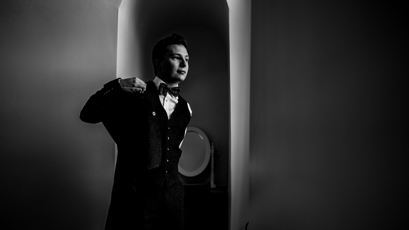 groom black and white